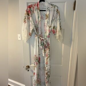 Flora Nikrooz White Floral Robe